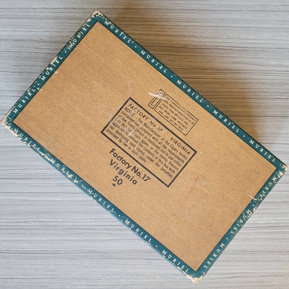 Muriel Perfectos Cigar Box - Havana-Mild - Product of P. Lorillard Company - Picture 7 of 16